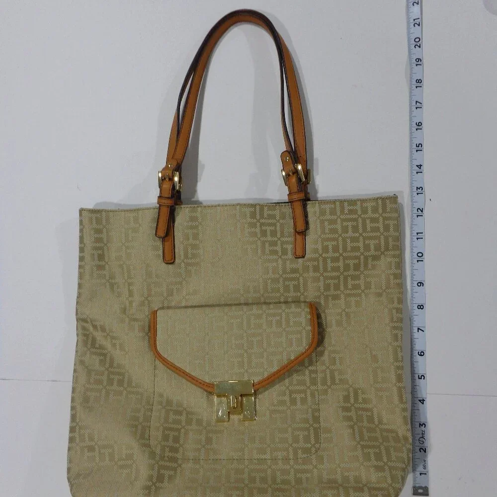 Tommy Hilfiger Tan Signature Logo Large Tote Bag Gold Tone Hardware‎ Brown
